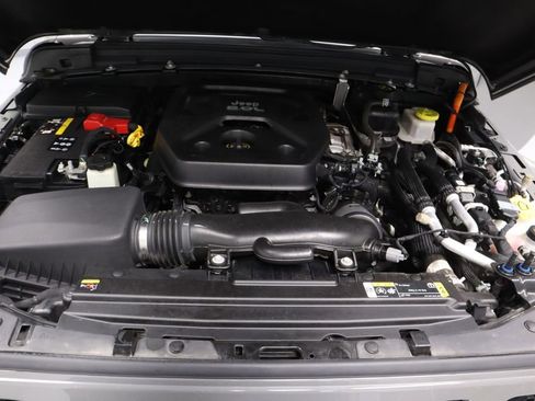 Used 2023 Jeep Wrangler Unlimited Sahara image 14