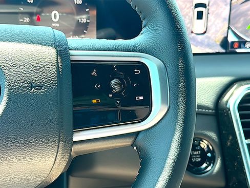 New 2026 Nissan Armada SL w/ Captain's Chari Seat Package image 19