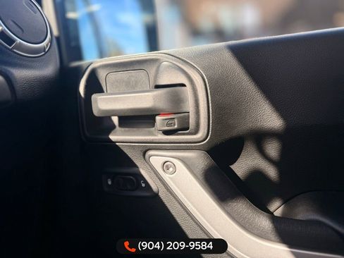 Used 2017 Jeep Wrangler Unlimited Sahara w/ Connectivity Group image 24