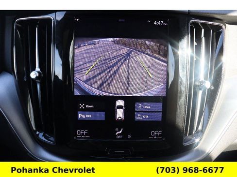 Used 2021 Volvo XC60 T5 Momentum w/ Premium Package image 15