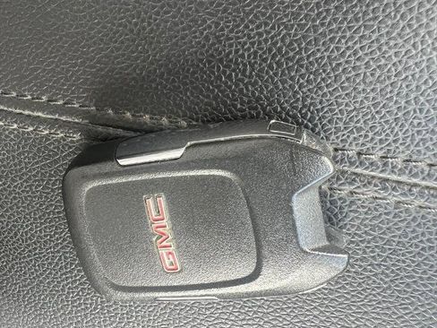 Used 2021 GMC Terrain SLE w/ Driver Convenience Package AWD/4WD image 21
