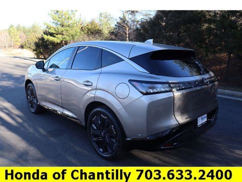 Used 2025 Nissan Murano Platinum image 2