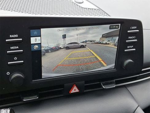 Certified 2025 Hyundai Elantra Sport image 17