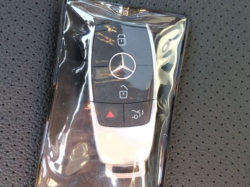 Used 2025 Mercedes-Benz GLS 450 4MATIC image 36