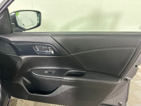 Used 2015 Honda Accord Sport image 34