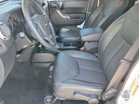 Used 2017 Jeep Wrangler 75th Anniversary image 4