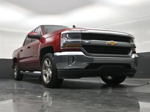Used 2018 Chevrolet Silverado 1500 LT w/ All Star Edition RWD image 25
