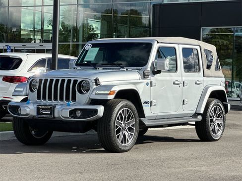 Used 2022 Jeep Wrangler Unlimited Sahara image 7