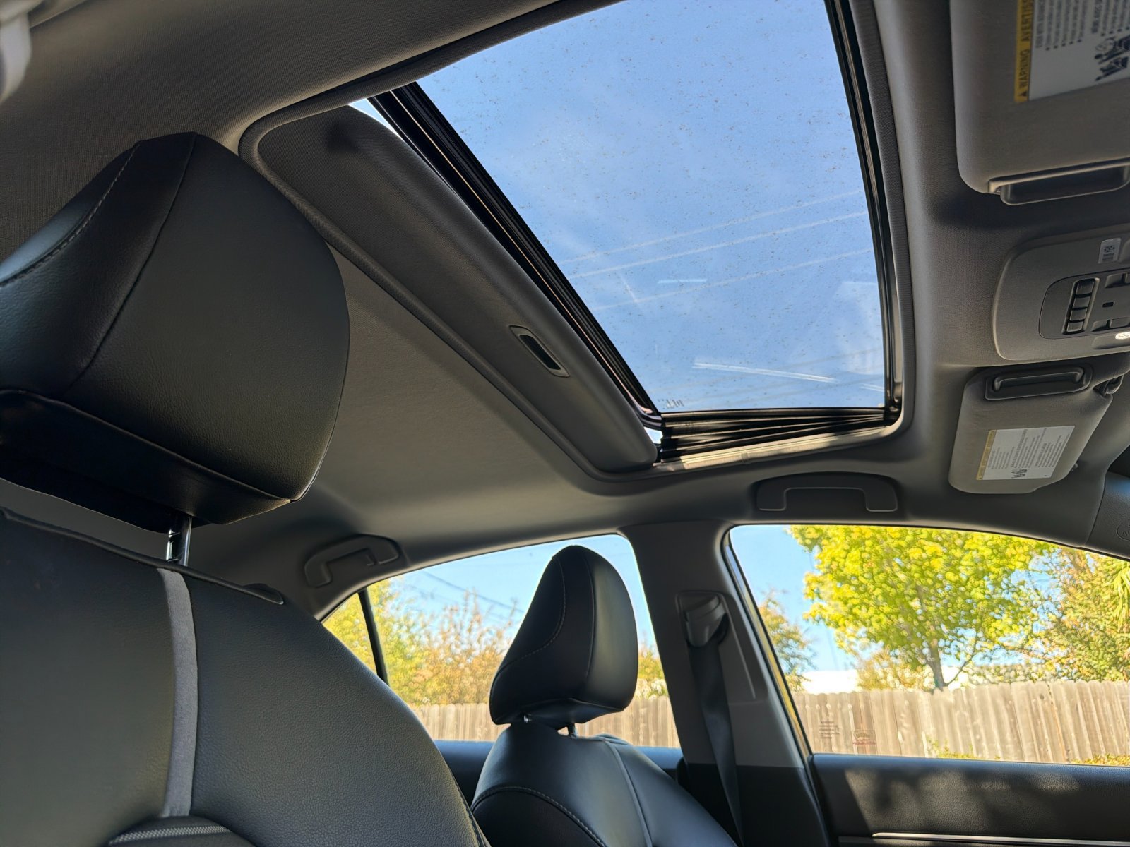 Used 2018 Toyota Camry SE w/ Moonroof Package FWD image 12