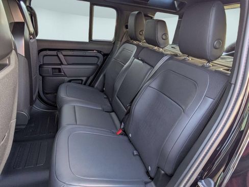 Used 2026 Land Rover Defender 110 OCTA AWD/4WD image 25
