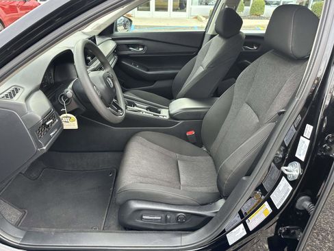 Used 2024 Honda Accord EX image 16