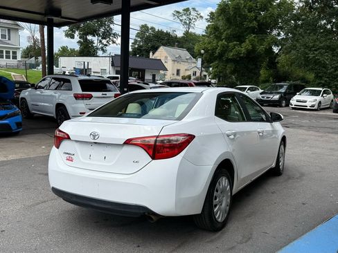 Used 2017 Toyota Corolla LE w/ Carpet Mat Package (TMS) FWD image 5