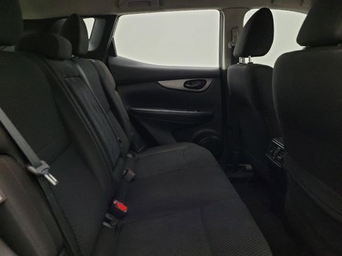 Used 2020 Nissan Rogue Sport S image 19