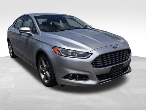 Used 2014 Ford Fusion SE w/ Equipment Group 201A FWD image 10