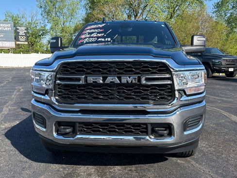 Used 2024 RAM 3500 Tradesman w/ Chrome Appearance Group AWD/4WD image 5