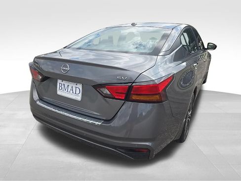 Used 2023 Nissan Altima 2.5 SV FWD image 13