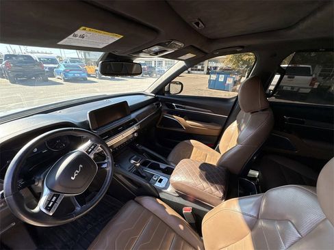 Used 2022 Kia Telluride SX w/ SX Prestige Package image 10