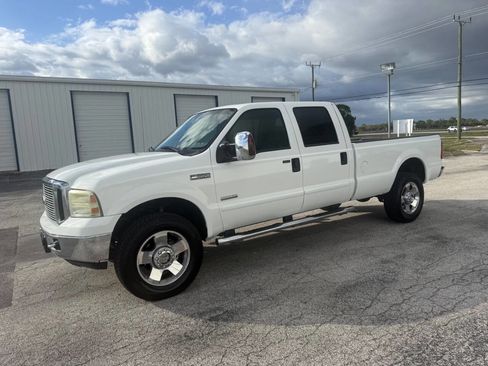 Used 2006 Ford F350 Lariat image 9