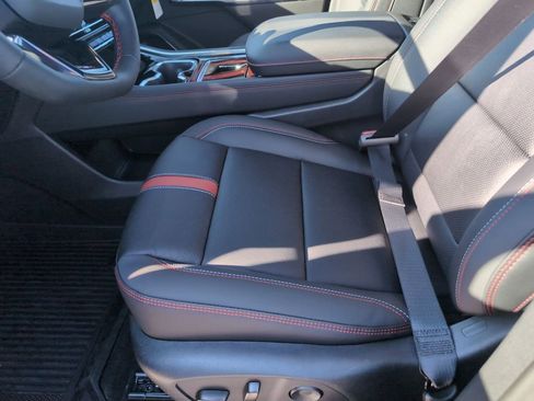 New 2026 Chevrolet Traverse RS image 23