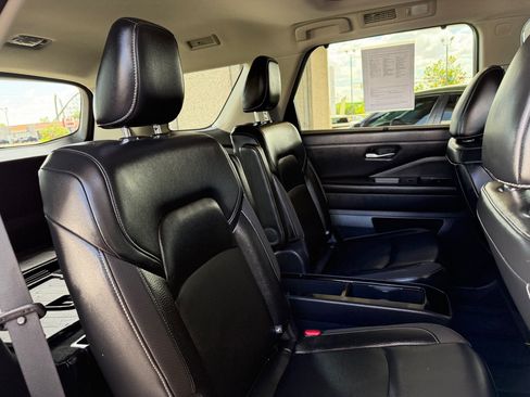 Used 2022 Nissan Pathfinder SL w/ SL Premium Package FWD image 28