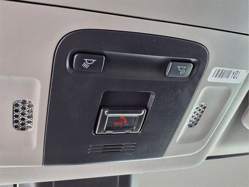 Used 2024 Toyota Camry SE image 22