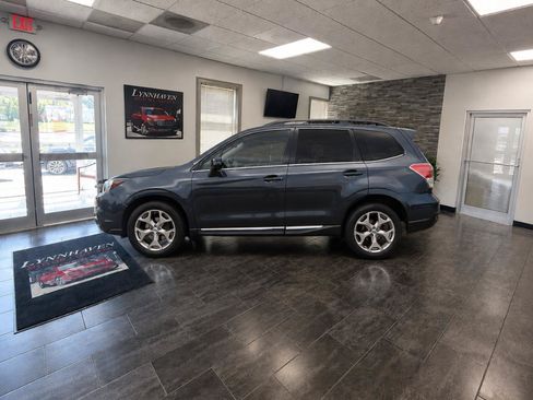 Used 2017 Subaru Forester 2.5i Touring AWD/4WD image 5