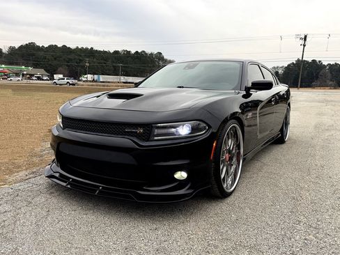 Used 2016 Dodge Charger R/T Scat Pack w/ Technology Group image 1