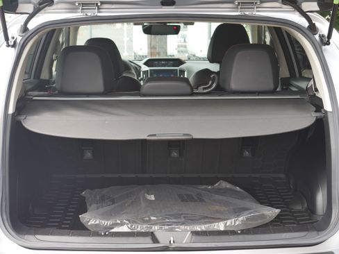 Used 2019 Subaru Crosstrek 2.0i Limited w/ Moonroof Package w/Navigation AWD/4WD image 23