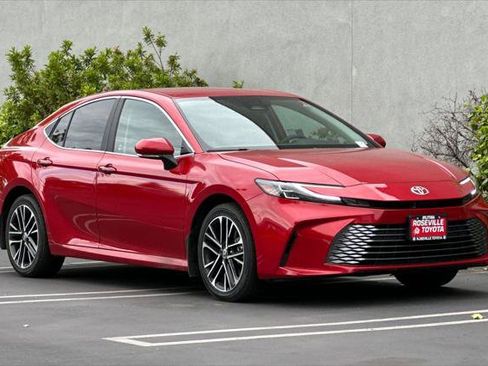Certified 2025 Toyota Camry XLE AWD/4WD image 5