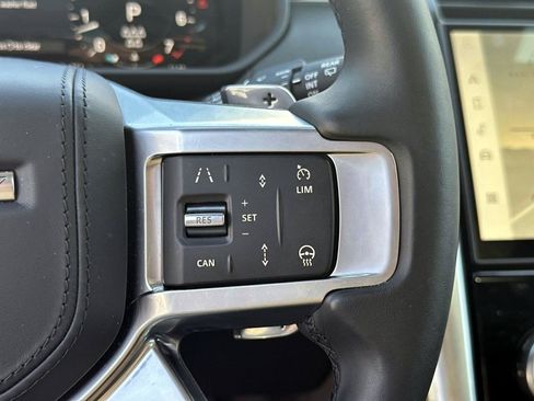 Used 2024 Land Rover Discovery Metropolitan Edition AWD/4WD image 26