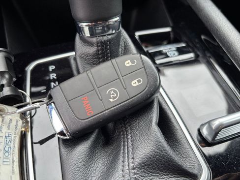 Used 2025 Jeep Compass Limited AWD/4WD image 21