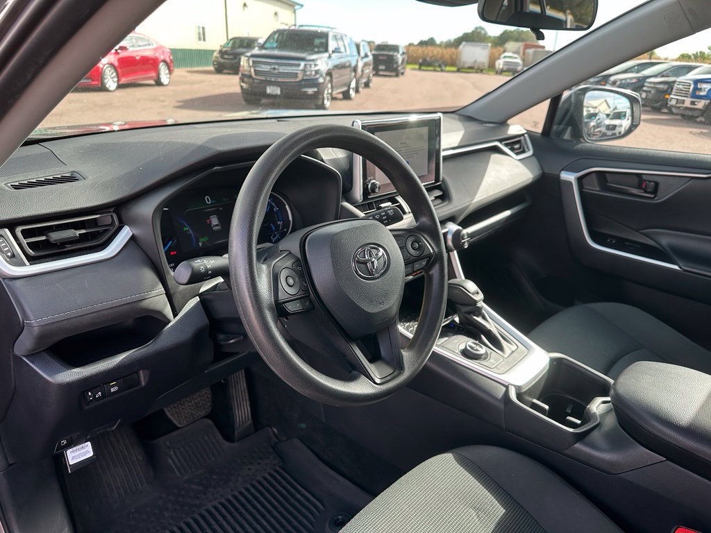 Used 2024 Toyota RAV4 LE AWD/4WD image 13