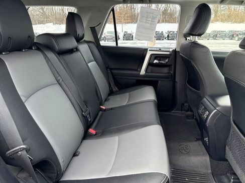 Used 2021 Toyota 4Runner SR5 Premium image 11