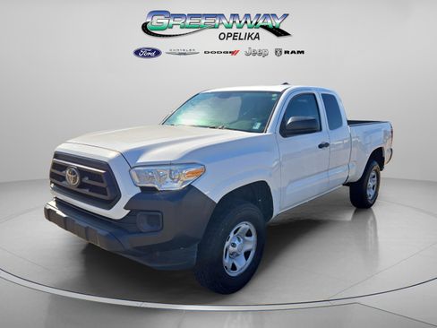 Used 2020 Toyota Tacoma SR image 3