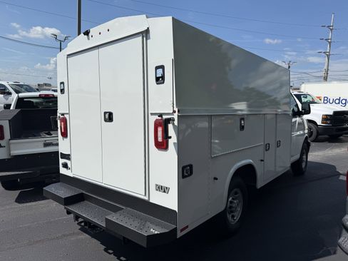 New 2025 Chevrolet Express 3500 w/ Power Convenience Package RWD image 7