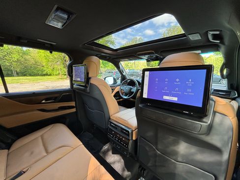 Used 2023 Lexus LX 600 4WD w/ Accessory Package (Z1) image 24