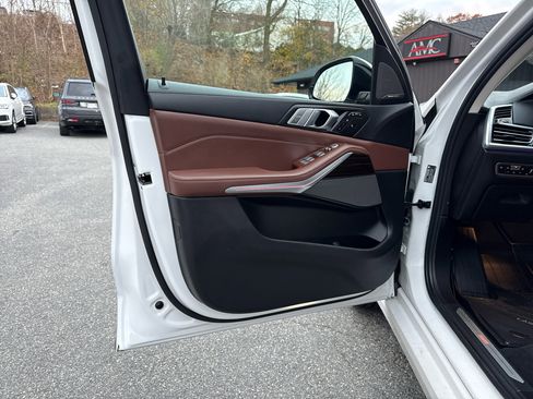 Used 2020 BMW X7 xDrive40i w/ Premium Package image 30