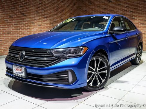 Used 2024 Volkswagen Jetta Sport image 2