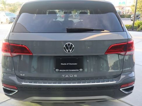 Used 2022 Volkswagen Taos SE FWD image 5
