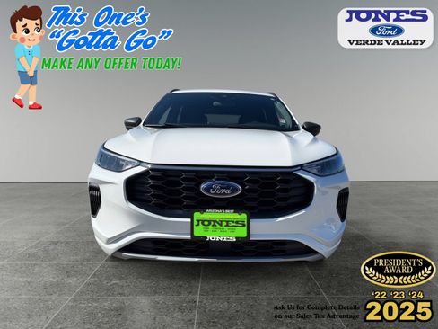 Used 2023 Ford Escape ST-Line w/ Tech Pack #1 AWD/4WD image 11
