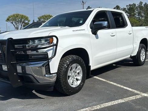 Used 2021 Chevrolet Silverado 1500 LT w/ LPO, Liner Protection Package AWD/4WD image 3