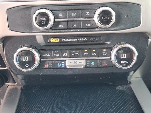 Used 2022 Ford F350 Platinum AWD/4WD image 19