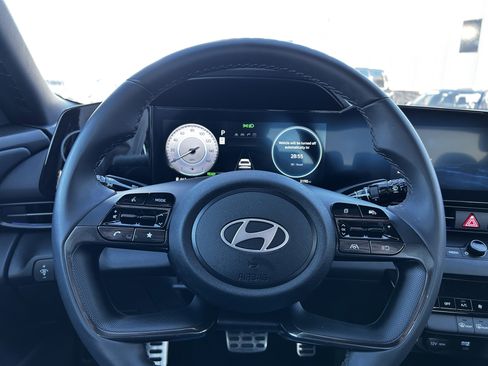 Used 2025 Hyundai Elantra SEL w/ Cargo Package image 17