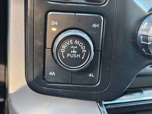 Used 2024 Ford F150 Lariat w/ FX4 Off-Road Package image 17