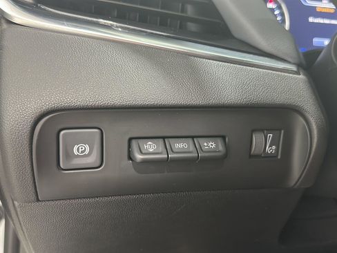 Used 2022 Buick Enclave Premium AWD/4WD image 16