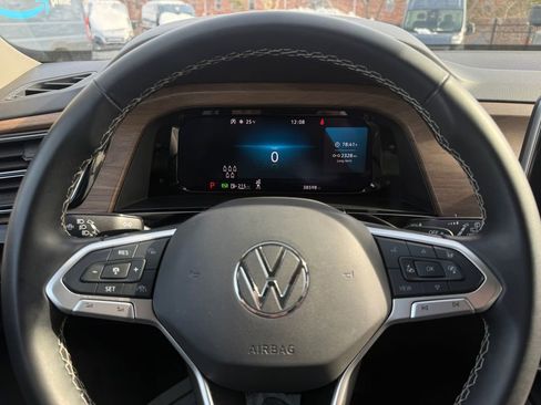 Used 2024 Volkswagen Atlas SE image 21