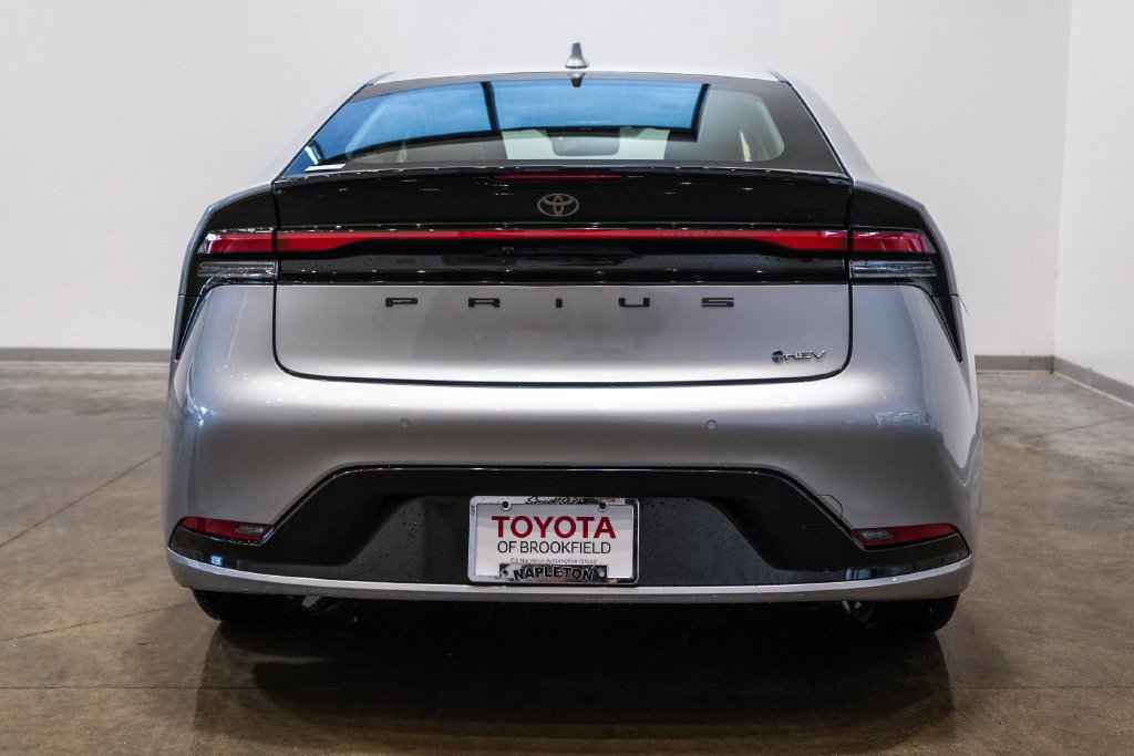 Certified 2025 Toyota Prius XLE FWD image 8
