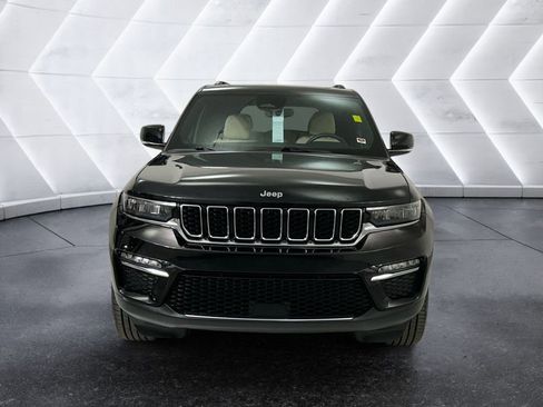 Used 2023 Jeep Grand Cherokee Limited image 2