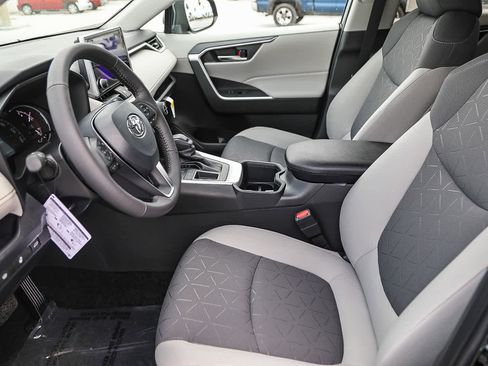 New 2025 Toyota RAV4 XLE image 19