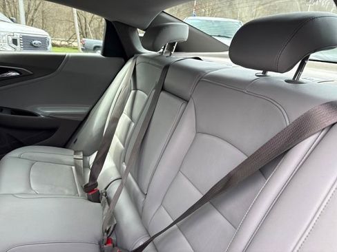 Used 2017 Chevrolet Malibu LT w/ Leather Package image 9